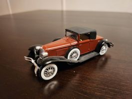 Modellauto Cord L-29 Massstab 1:43 (Solido)