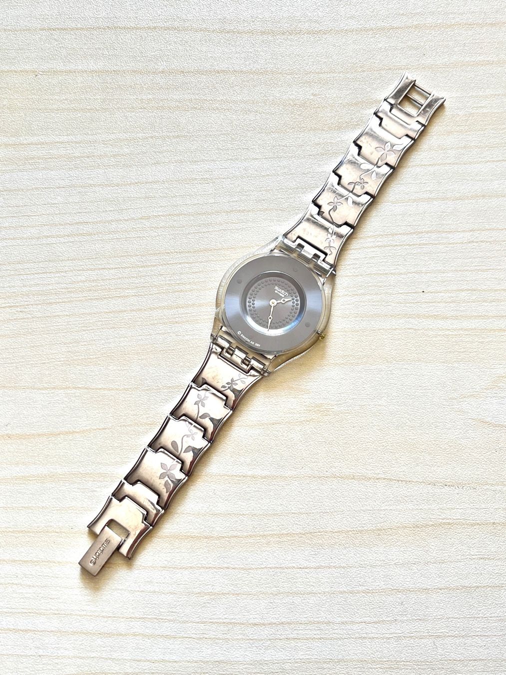 Swatch Orologi: Swatch Damenuhr, silberfarben, Blumendesign – Usato da Grenchen venduto da chththl 1