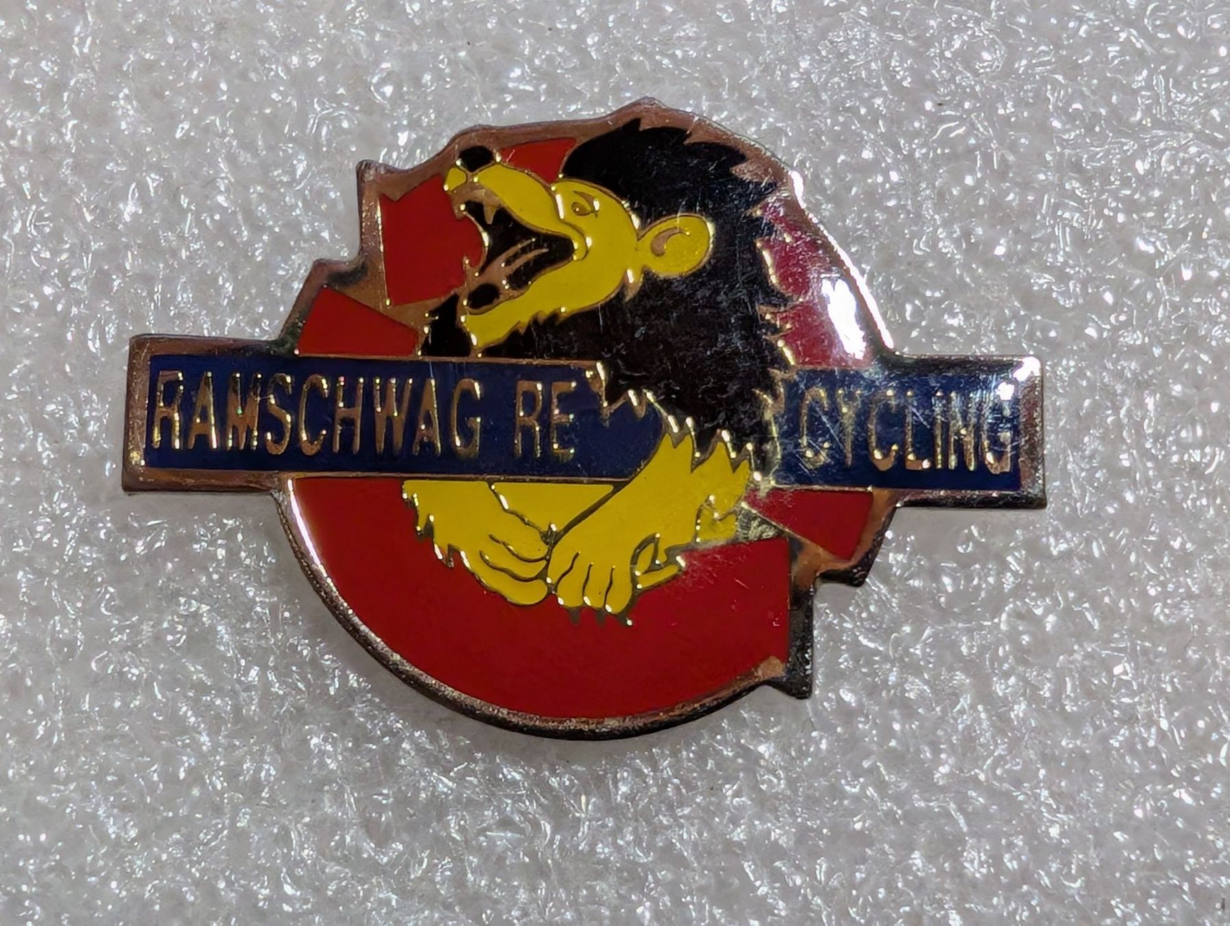 Plaketten & Abzeichen: Ansteckpin 260: Ramschwag Recycling – Gebraucht aus Oppligen von Pin-Fall-Shop