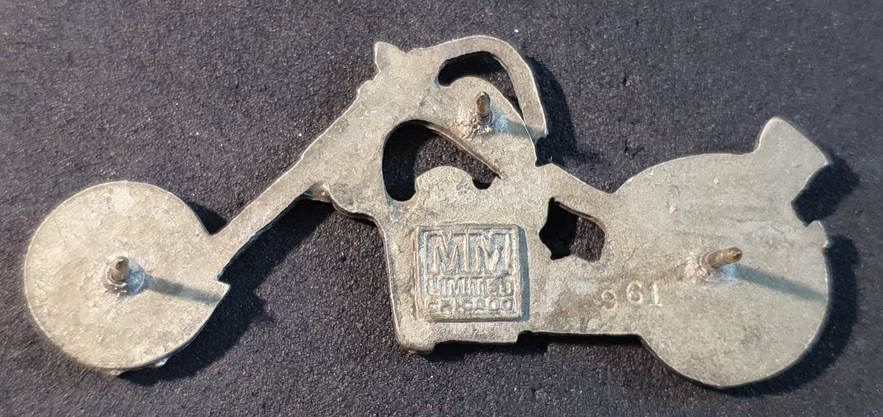 Placchette & Badge: CC672 - Pin 3D Motorrad / 6.5 cm. lang – Usato da Reinach BL venduto da Boston-Verkauf 1