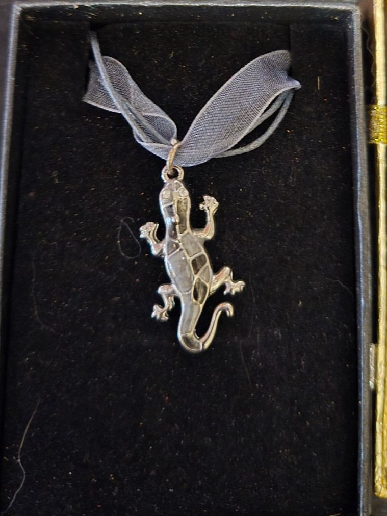 Ciondoli: Lot 3 pendentifs artisanaux  lézards – Nuovo (secondo la descrizione) da Bévilard venduto da CHUCKMAVIS 2