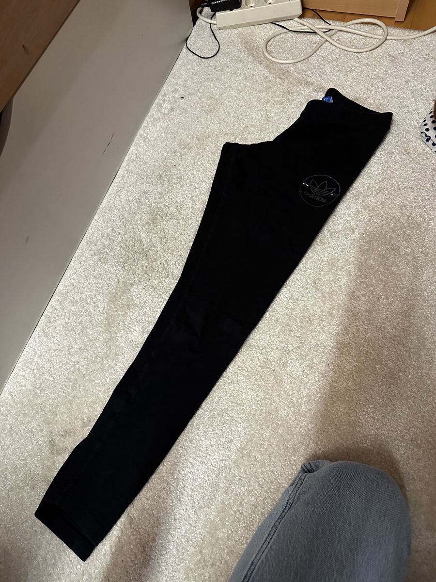 Adidas Leggings: Adidas Leggins 34 – Gebraucht aus Wallisellen von Last_Chance_Sale 2