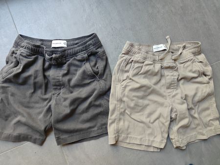 2 pairs of A&F shorts size 11/12 kids