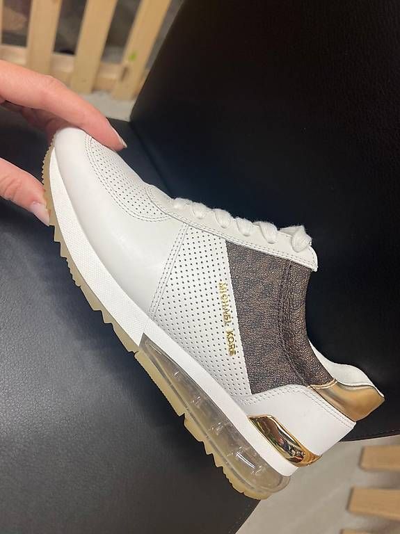 Damenschuhe: Michael Kors Sneakers – Gebraucht aus Kriens von JordanG