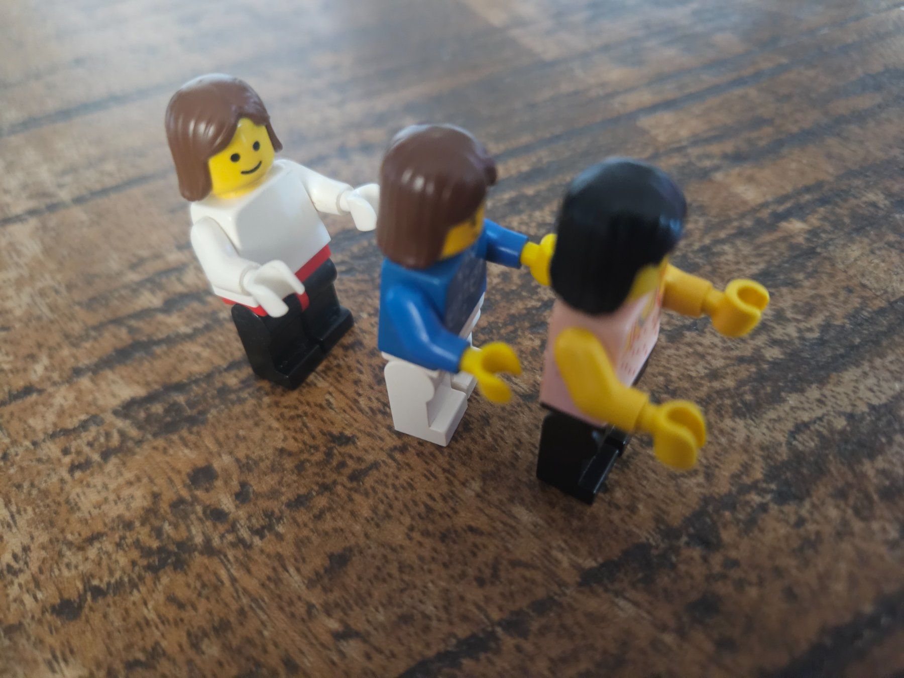 Lego Kit di costruzioni: lego lot de 3 figurines – Usato da Confignon venduto da Ecrofigs 3