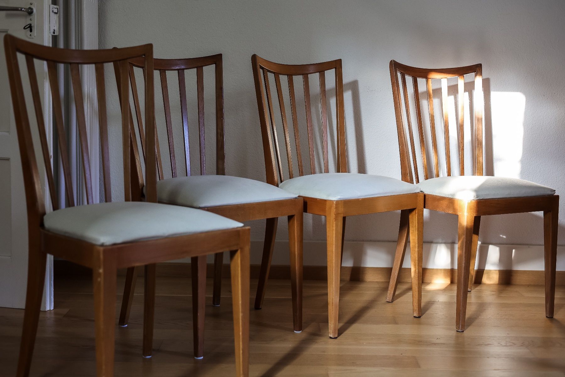 Stühle: 4 restaurierte Vintage-Stühle – Gebraucht aus Bern von QualitySecondHand