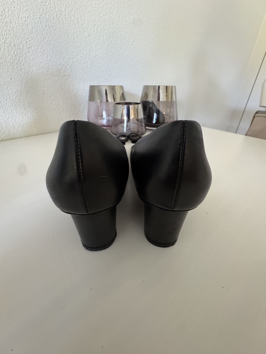 : Salvatore Ferragamo Pumps schwarz 7.5 – Usato da Oberglatt ZH venduto da jul_nhy7 3