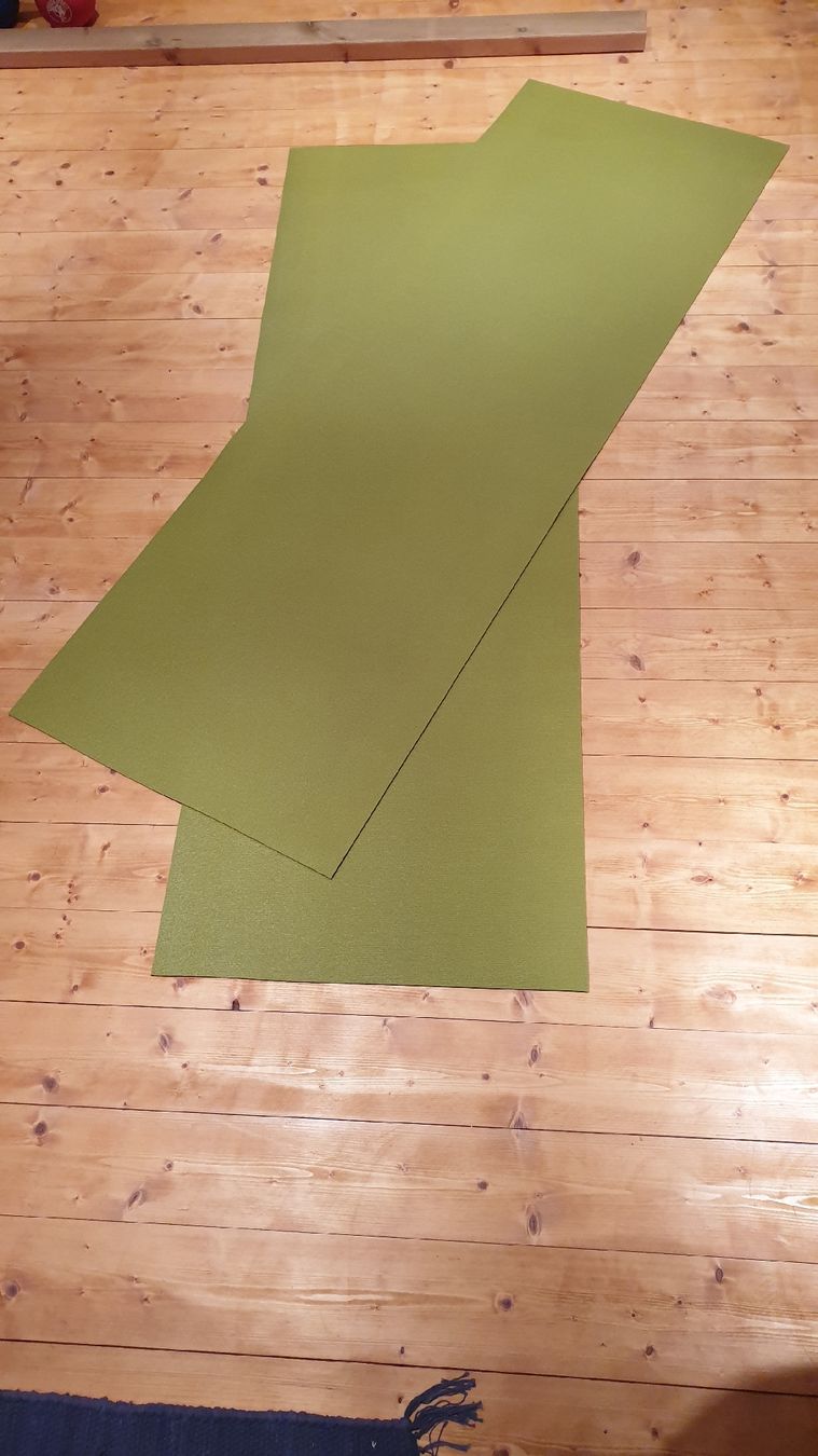 Tappetini fitness: 2 Yogamatten Studio Pro 45 ÖKO TEX – Nuovo (secondo la descrizione) da Brüttelen venduto da Kalessin