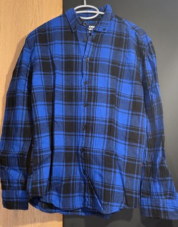 Lässiges Herrenhemd in Blau-Schwarz Grösse L - Top Zustand
