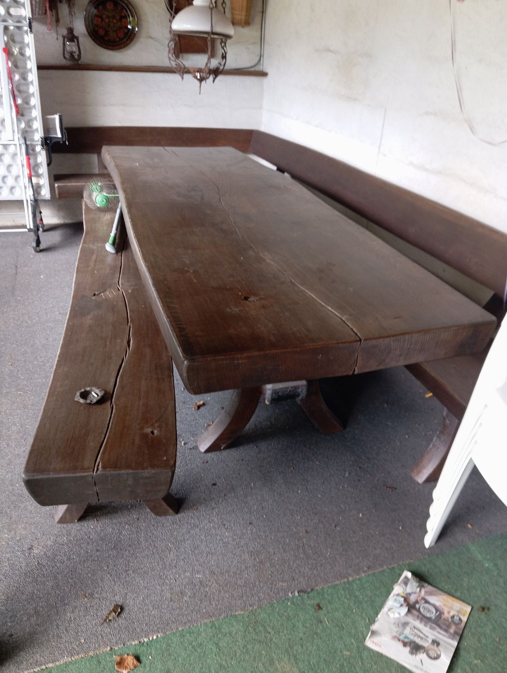 Set de table et chaises: grosser Eichentisch 3m lang inkl Bänke – D'occasion à Belp par Guadalupe84