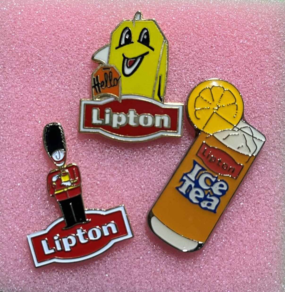 Plaketten & Abzeichen: Pin Lipton – Gebraucht aus Basel von Adler61