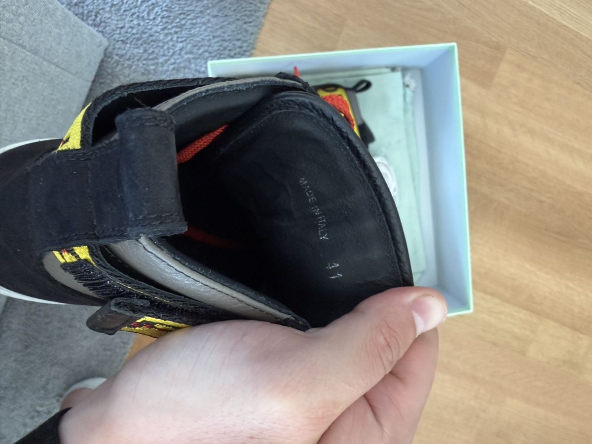 Off-White Scarpe da uomo: Off-White OFF-WHTIE Drilled Leather High Top 'Black'  – Nuovo (secondo la descrizione) da Genève venduto da iry_67wr 4
