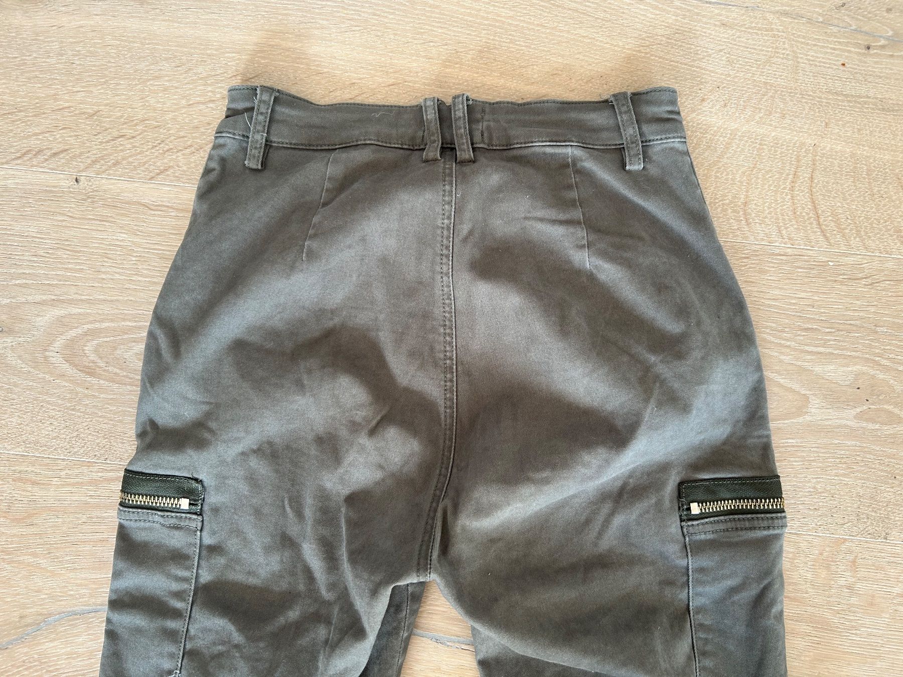 Tally Weijl Pantaloni: Grüne Cargo-Hose Grösse 32 – Usato da Niederhelfenschwil venduto da aur_ms6f 3