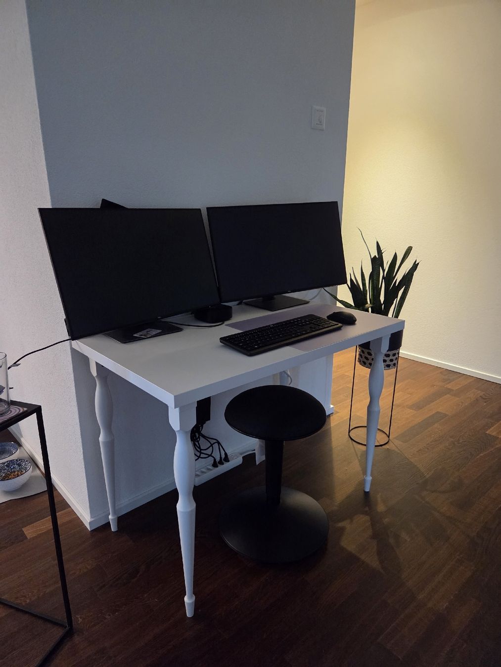 Ikea Schreibtische: Ikea Schreibtisch  – Gebraucht aus Schmitten FR von sin_5r2q