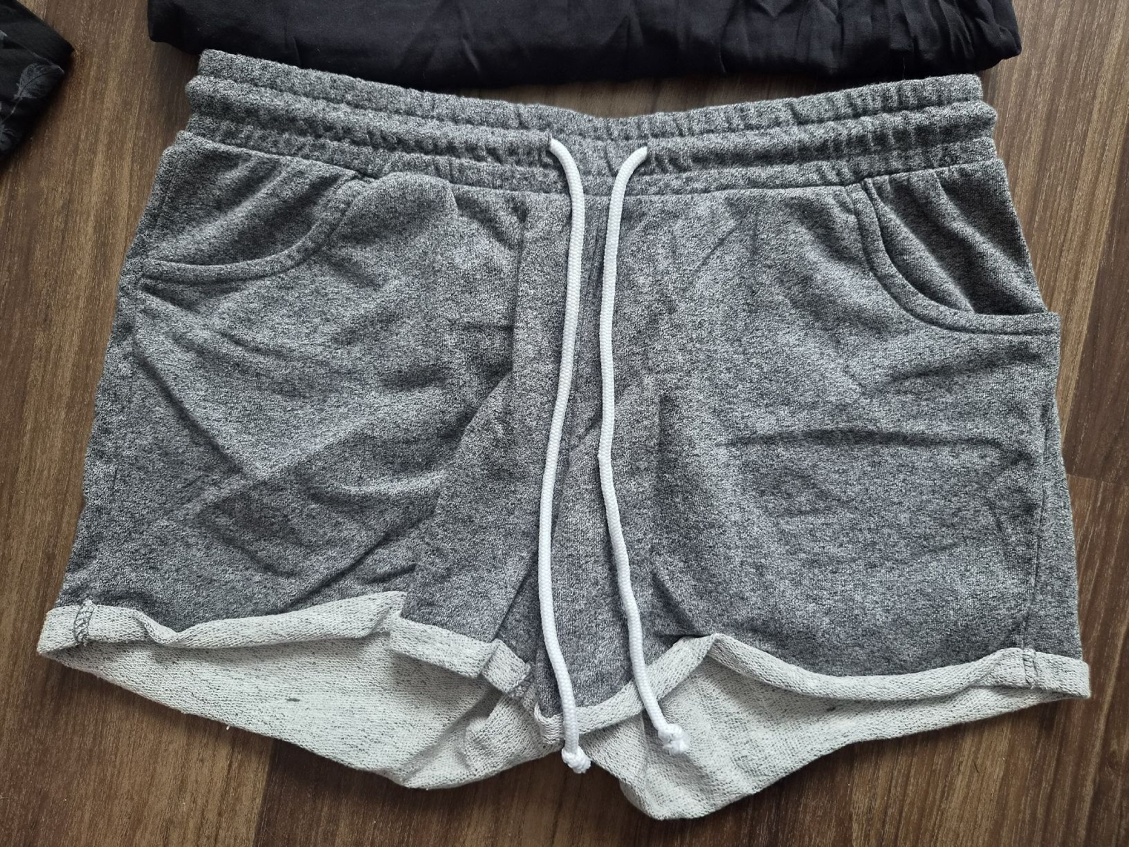 Lotti di vestiti: Kleiderpaket Grösse L – Usato da Altishofen venduto da tammy05 1
