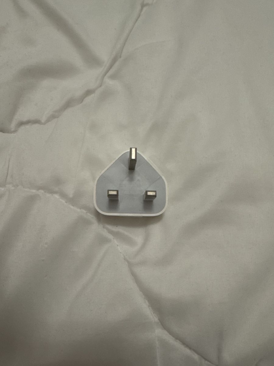 Apple Unità & Adattatore: Original Apple Adapter USB Port UK – Nuovo e nell'imballaggio originale da luzern venduto da Golfismypassion