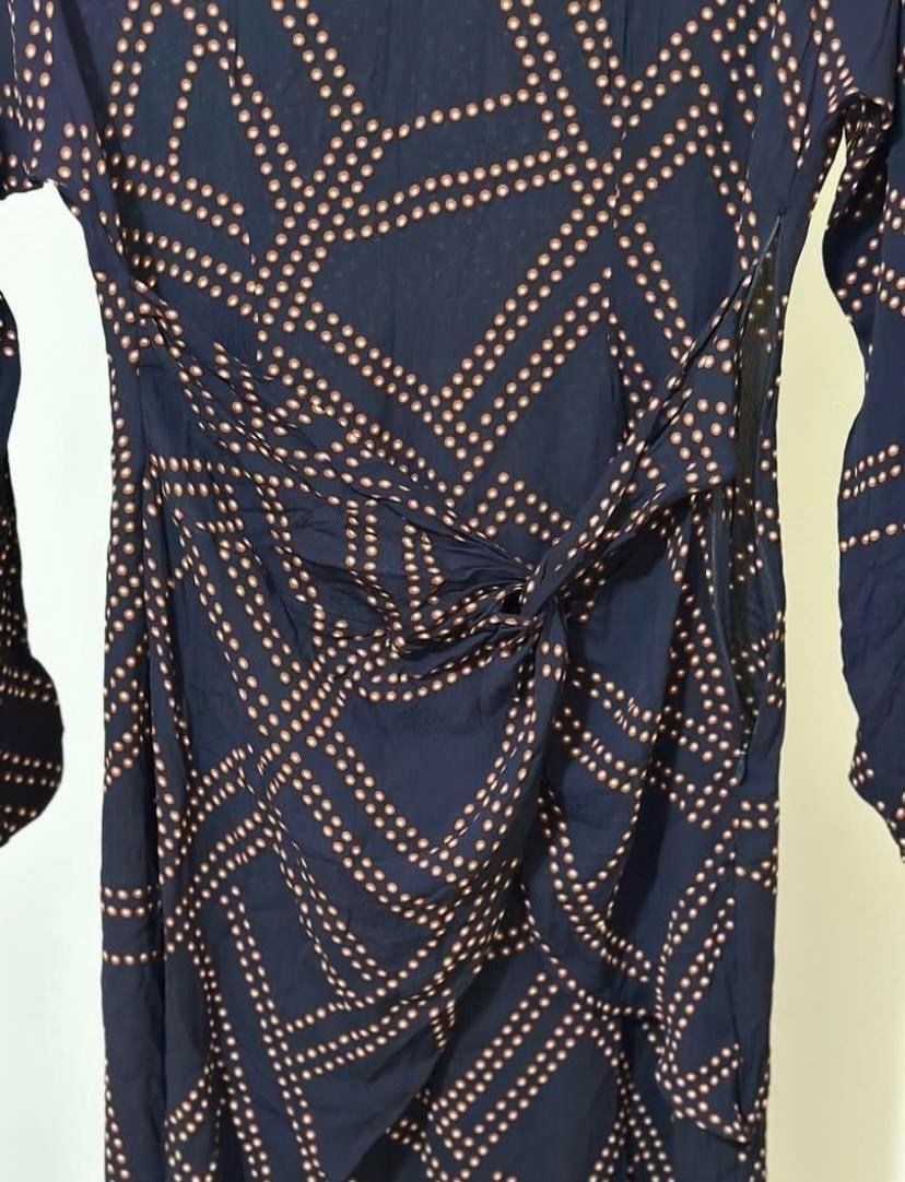 Massimo Dutti Vestiti: Massimmo Dutti midi dress s38 – Usato da Zürich venduto da Curated.Chapters