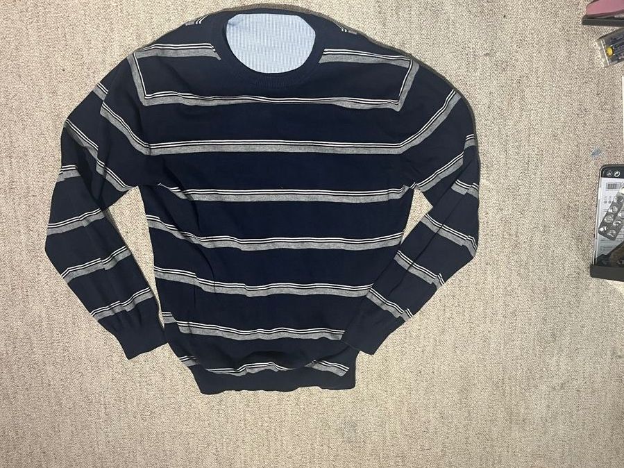 Maglioni & Felpe: Gestreifter Herrenpullover, Grösse M/L – Usato da St. Gallenkappel venduto da Iillifee