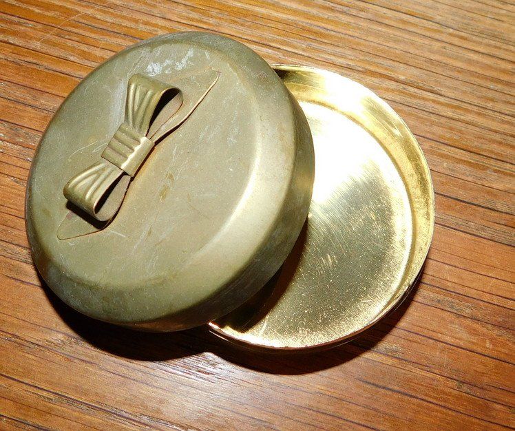 Vasen & Gefässe: Messing Konvolut, Vase, Dose, Horn, Oellämpchen – Gebraucht aus Villnachern von Niggo0 2