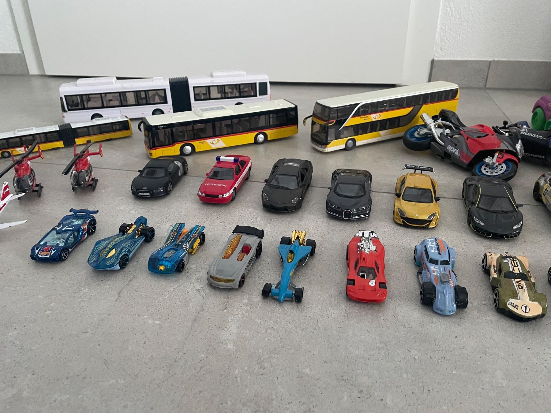 Jouets: Spielzeugautos-Set – D'occasion à Gipf-Oberfrick par fraiseverte 2