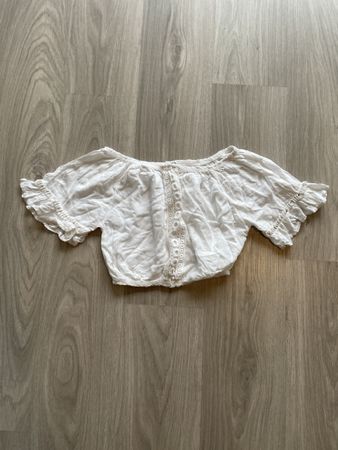 Weisses Sommer Top mit Rüschen, Grösse S - Neuwertig!