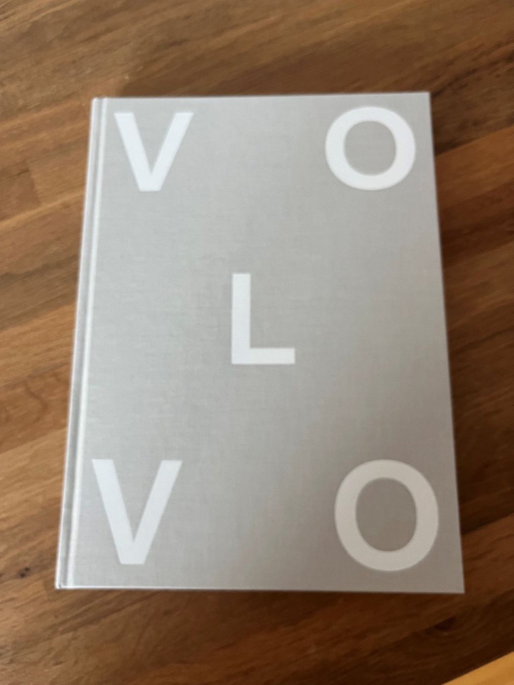 Libri: Exklusives Markenbuch Volvo – Nuovo (secondo la descrizione) da Löhningen venduto da Moeve770