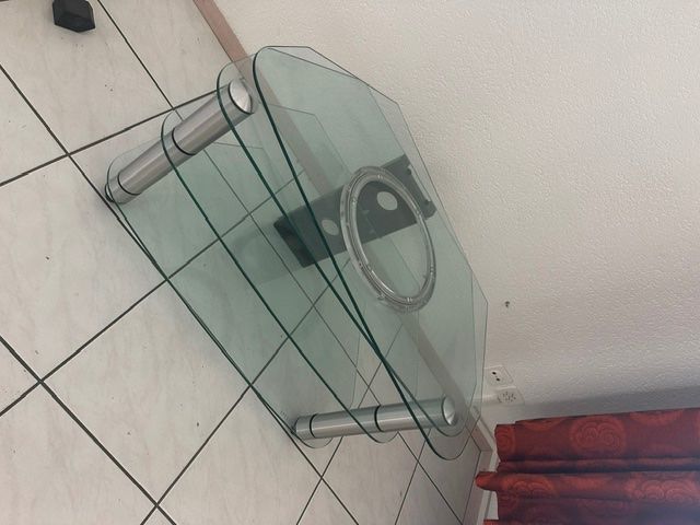 Mobili TV: TV Tisch – Usato da Düdingen venduto da Venditor 2