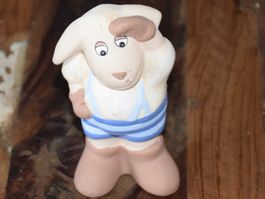 Süsses Keramik Schaf mit Badehose Figur Deko Sommer