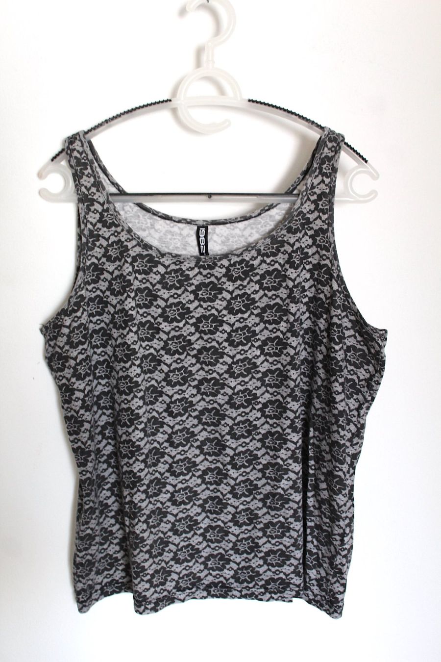 T-Shirts: Neuwertiges Shirt Gr. XL – Gebraucht aus Locarno von madame-tus-sauds
