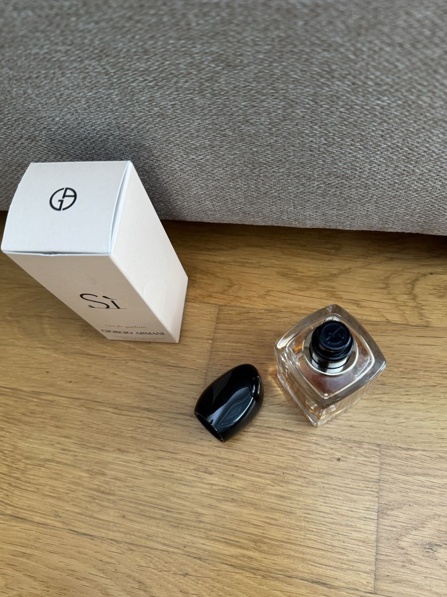 Armani Profumi & Eau de Toilette: Giorgio Armani Si Eau de Parfum - 30ml – Usato da Wittenbach venduto da Apicel 1