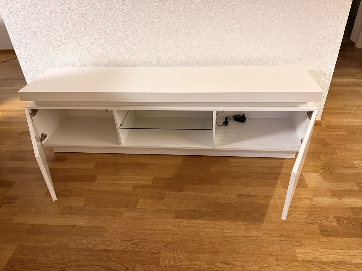 Conforama Mobili TV: Weiss TV-Möbel mit Glasablage, modern & schlicht – Usato da Schmitten venduto da BaBa_Style 1