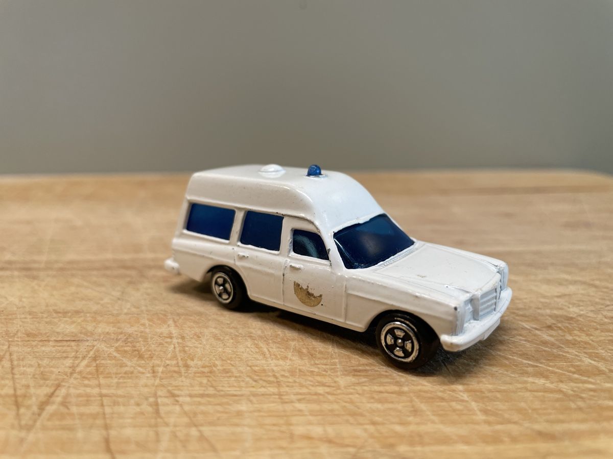 Corgi Toys Modellini d'auto: CORGI Mercedes-Benz Ambulanz – Usato da Frauenfeld venduto da Challenger77 2