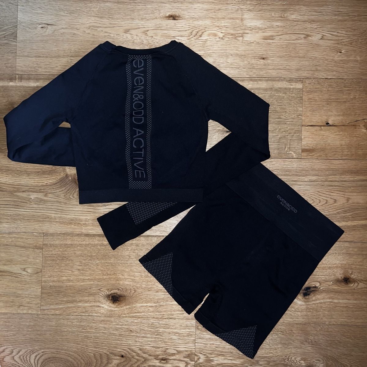 Lotti di vestiti: Sport Set Damen XS/S – Nuovo (secondo la descrizione) da Chur venduto da noe_mh8b 2