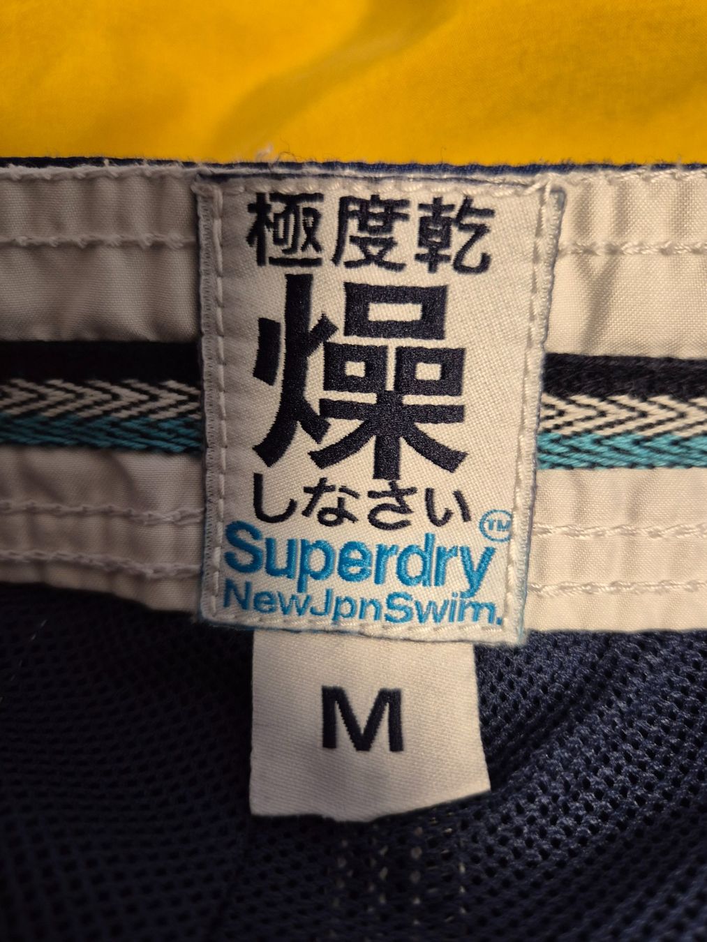 Superdry Pantaloni: SUPERDRY  board shorts   badehose   Grösse M – Usato da Niederweningen venduto da Obson 4