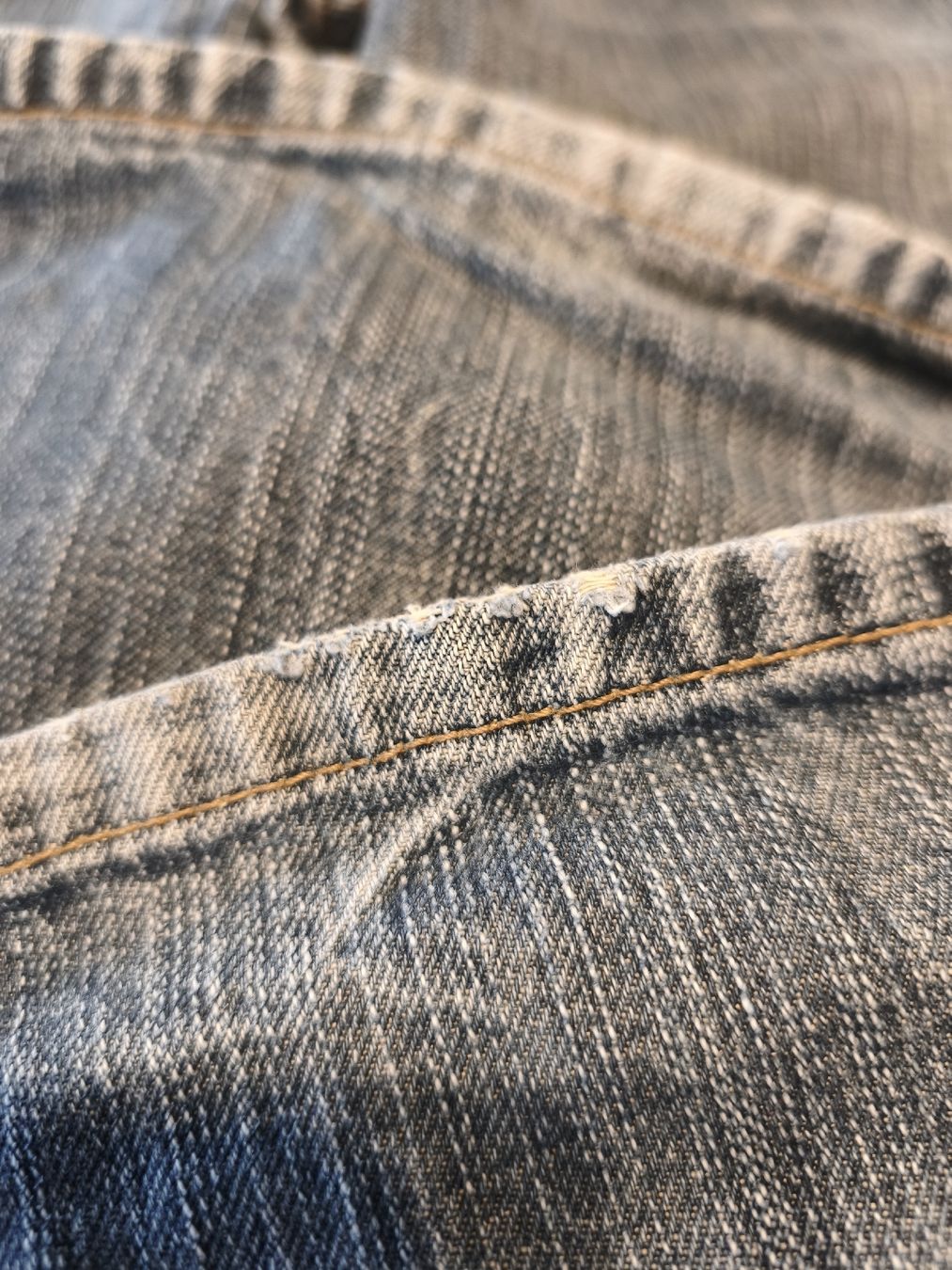 Carhartt Jeans: Carhartt Jeans – D'occasion à Madiswil par Trayann 4
