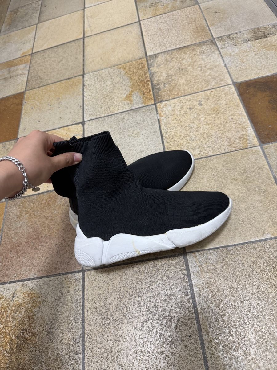 Scarpe da donna: Schwarze Sneaker-Socken-Schuhe – Usato da Basel venduto da sid_dem
