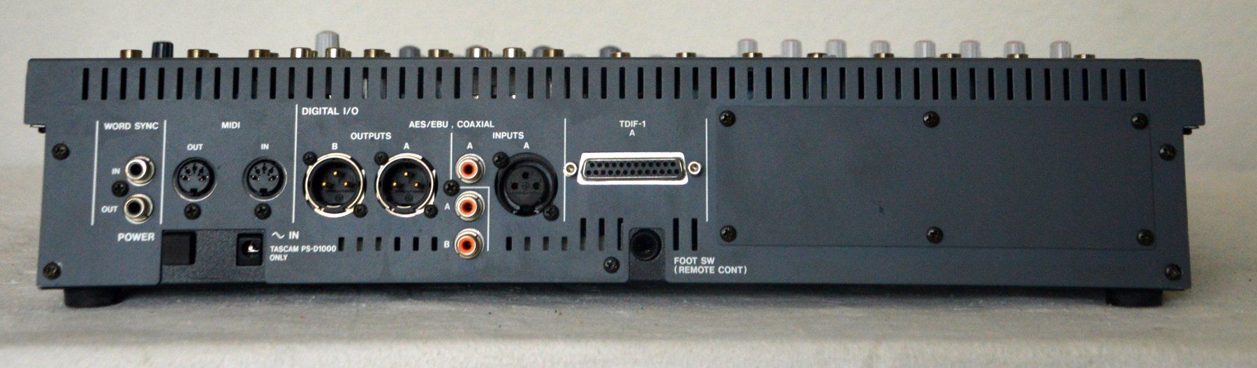Tascam Console di mixaggio: Tascam TM-D1000  Digital mixing console – Usato da Collonges venduto da arashee 6