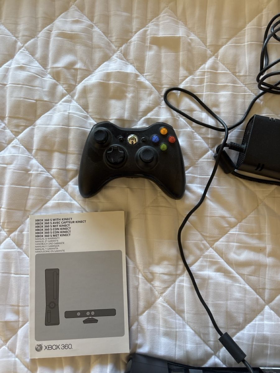 Microsoft Console: Spielkonsole Microsoft  Xbox 360 mit Kinect – Usato da Steffisburg venduto da Go4me0 1