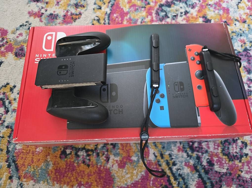 Nintendo Konsolen: Nintendo Switch V2 en excellent état – Gebraucht aus Siviriez von ani_xzl6 2