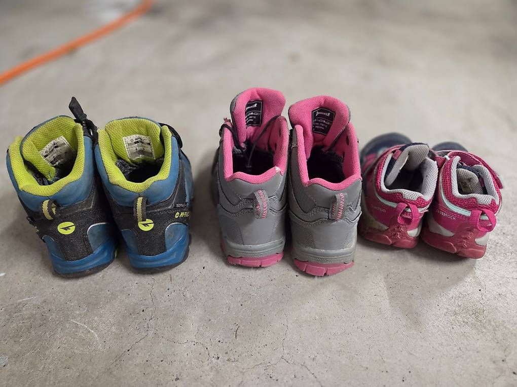 Scarpe per ragazzi: Trekkingschuhe 26, 29, 30 – Usato da Rieden SG venduto da Yogu 1