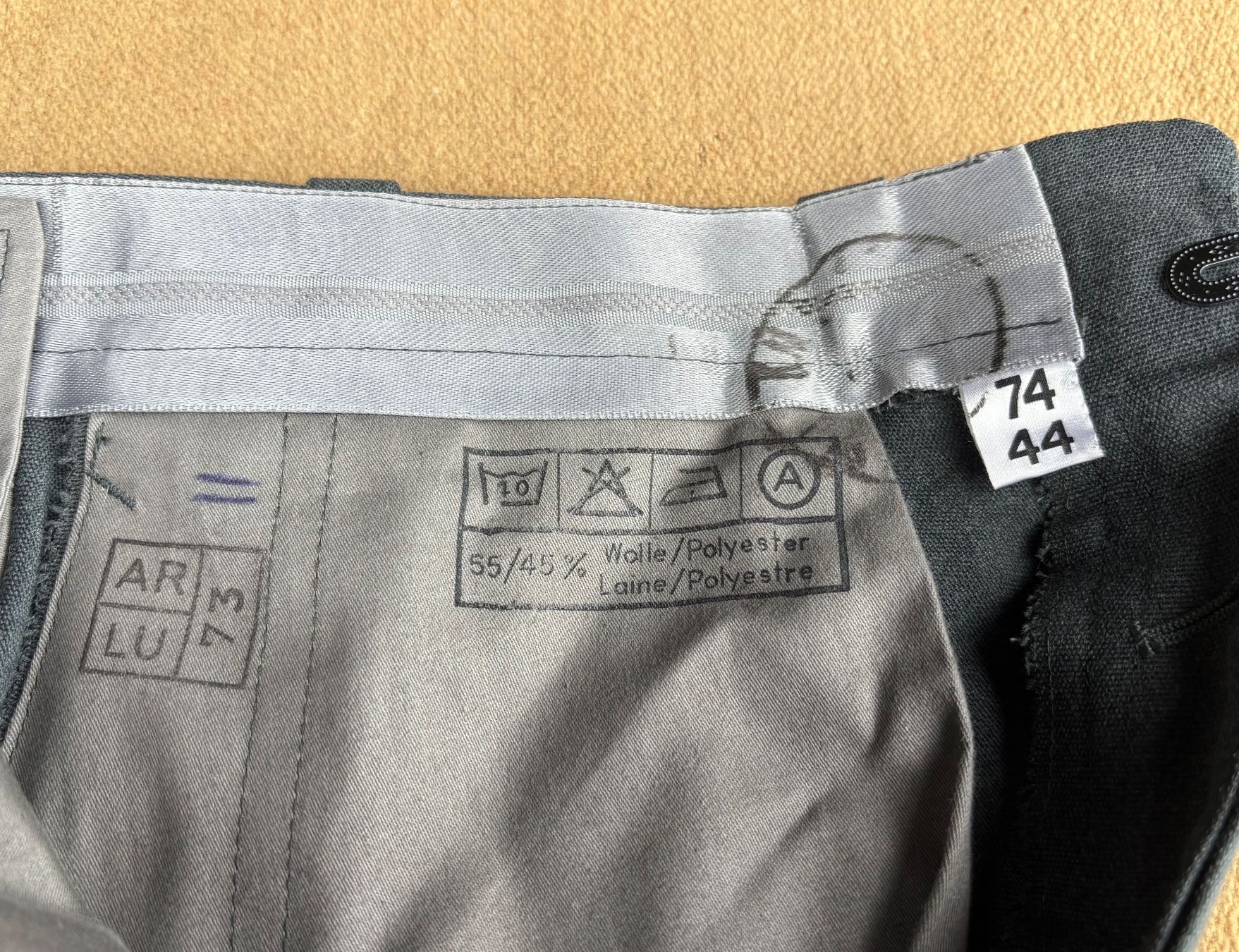 Schweizer Armee Uniformi: Schweizer Militär Hose Gr. 44/74 – Usato da Lüchingen venduto da Eeizo 2