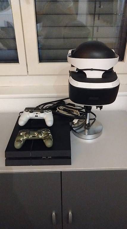 Sony Console: Playstation 4 inkl. 2 Controller und VR Brille – Nuovo (secondo la descrizione) da Ermatingen venduto da ver_vs8d