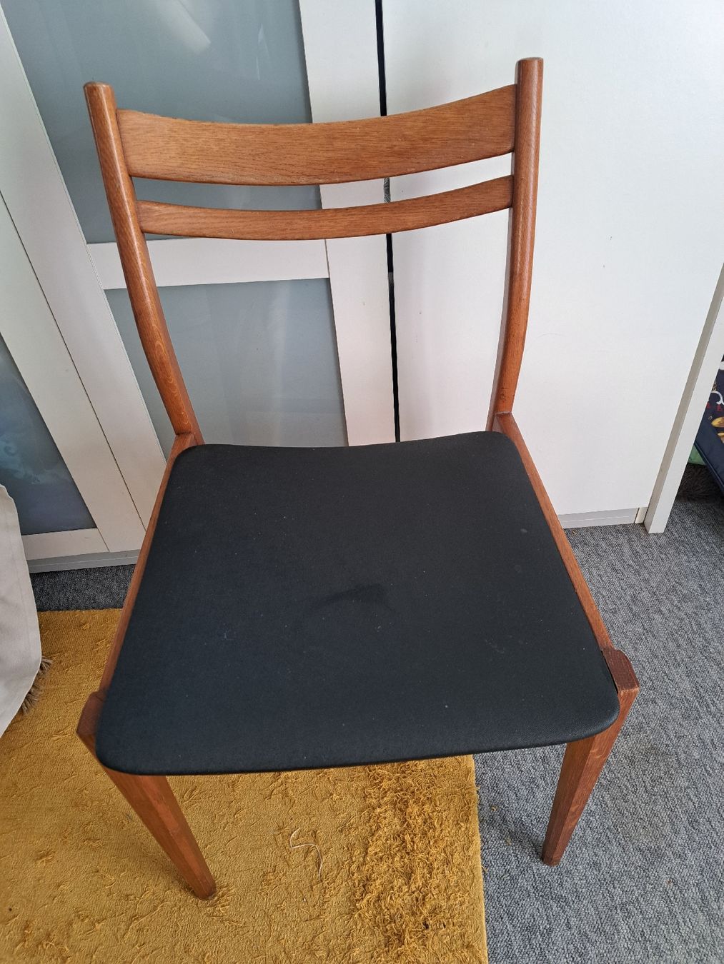 Stühle: Mid Century Teak Holz Stuhl abwaschb.Sitz – Gebraucht aus Kölliken von Upcycling-by-Mc-TAM