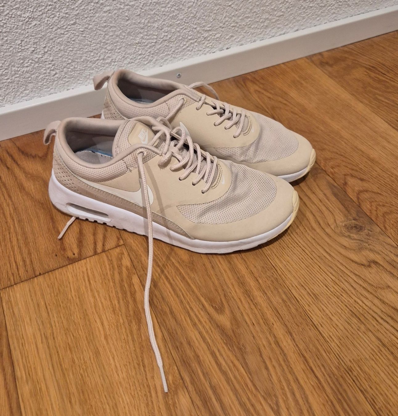 Nike Damenschuhe: Nike Air Max Thea Gr. 38.5 – Gebraucht aus Goldach von sastr95