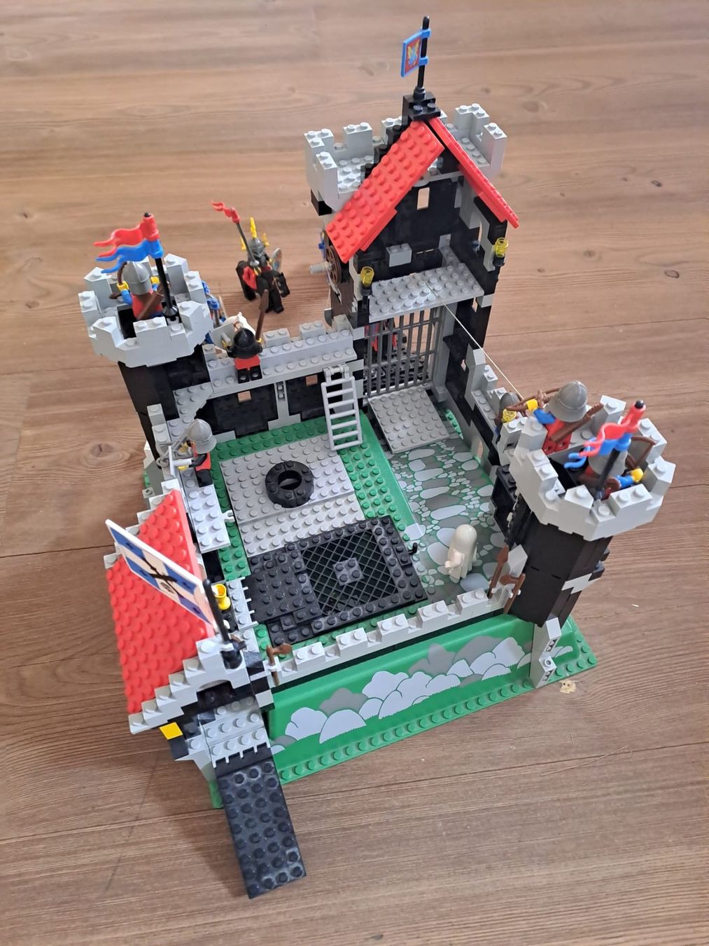 Lego Giocattoli: Lego System Burg 6086 – Usato da Leuk Stadt venduto da br__lpb6