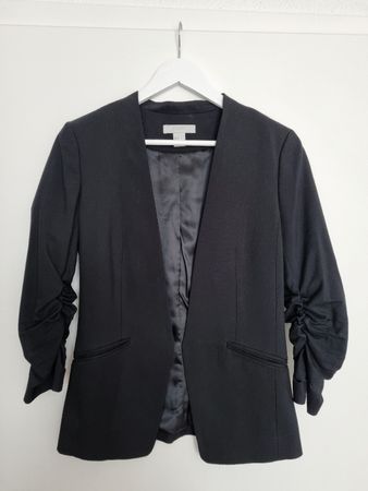 Neuwertig: schwarzer Damen Blazer, 7/8 Ärmellänge, Gr. 36