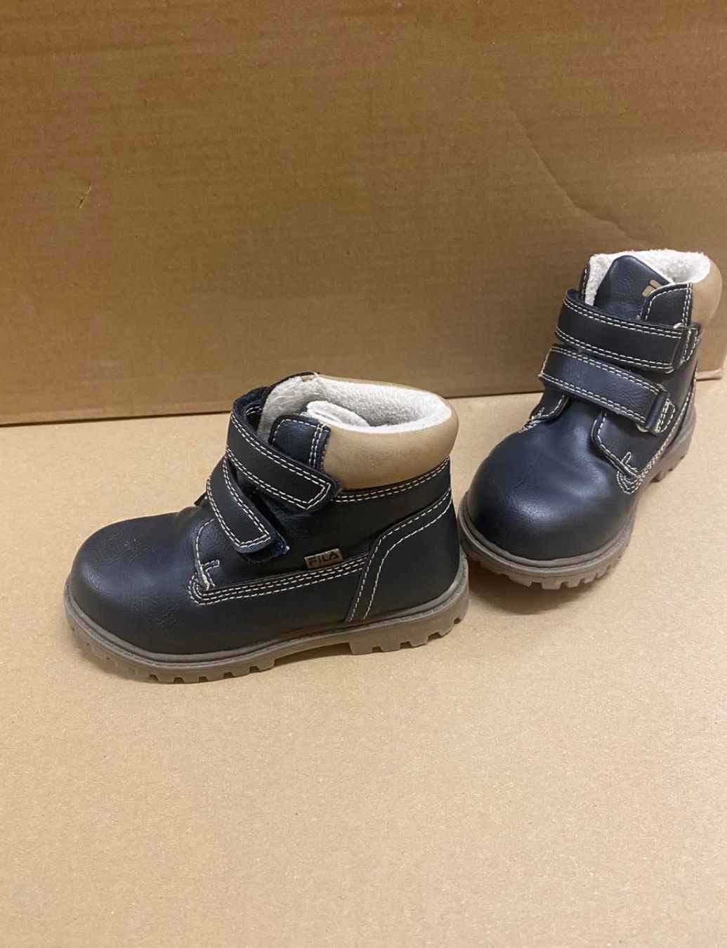 Fila Scarpe per ragazzi: Kinder Winter Schuhe Grösse 25 – Usato da Zürich venduto da zd_1965 1