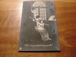 Kitschkarte "Klavierspiel" 1919, Wer hat falsch gespielt?