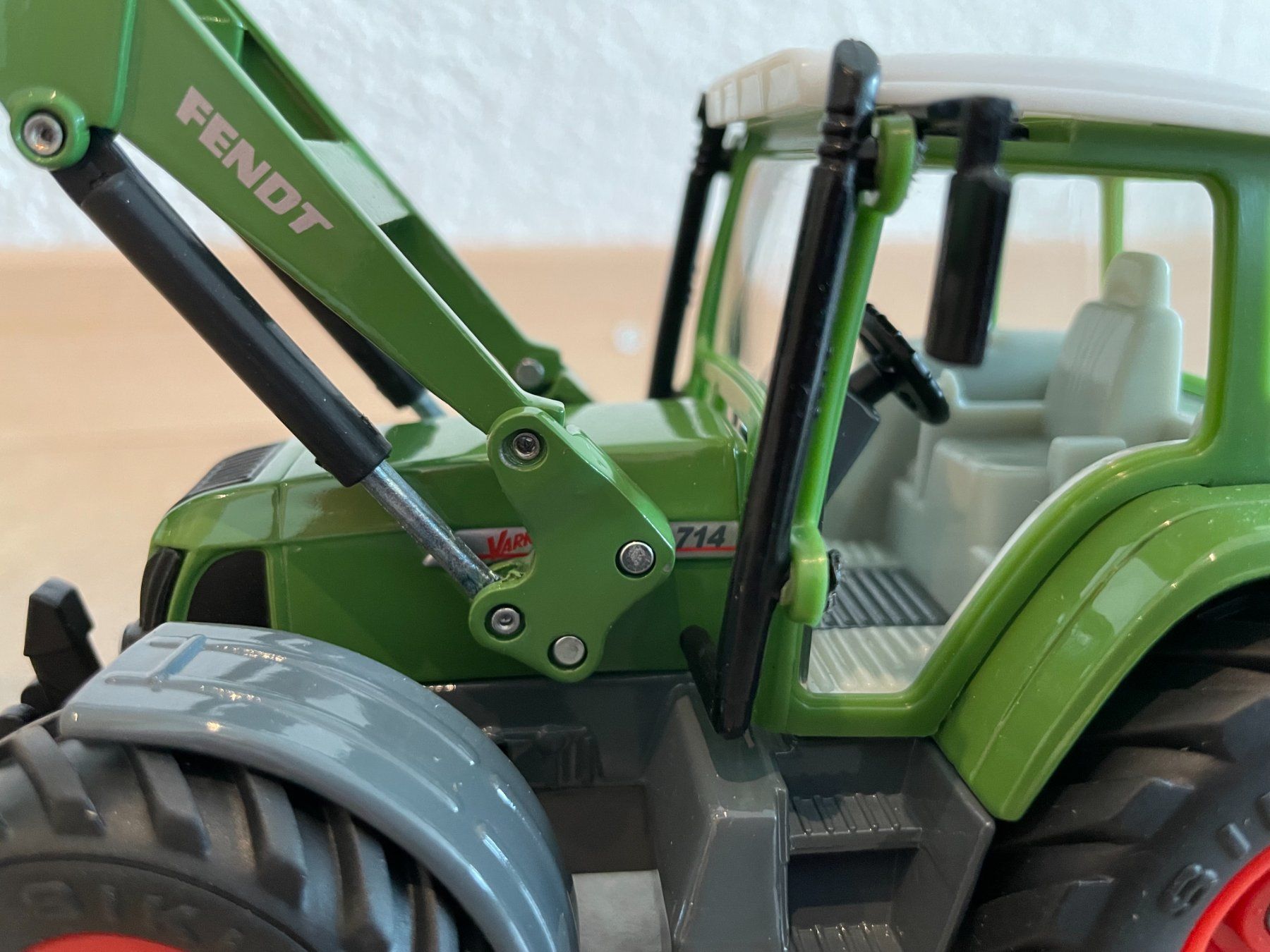 Fendt Trattori: SIKU Fendt Vario 714 – Nuovo e nell'imballaggio originale da Kreuzlingen venduto da Stefan1150 4