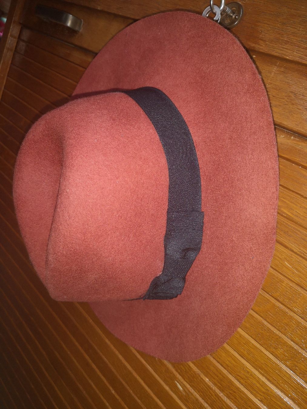 Copricapi, berretti & cappellini: Hut – Usato da Aumont venduto da Mandragora02